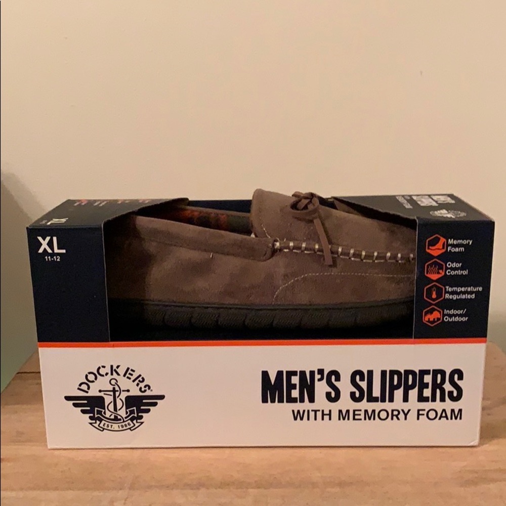 NEW Docker’s Men’s Slippers | Size: XL